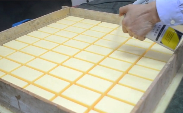 模具硅橡膠操作為什么要用脫模劑？