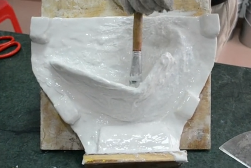 模具硅膠操作方法有幾種？