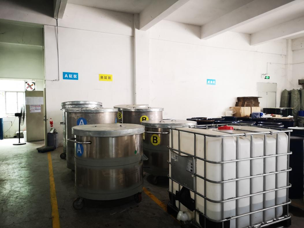 模具硅膠原料和制品儲(chǔ)存需留意的事項(xiàng)有哪些 ？