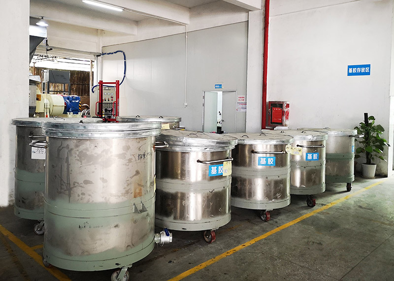 如何選擇靠譜的液體硅膠廠家？這些要點需牢記